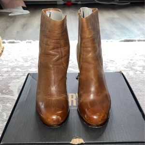 Frye Parker Short Bootie 7.5
